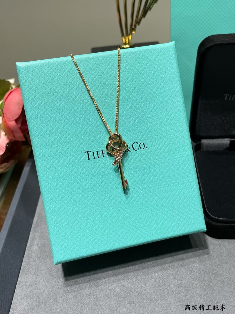 T*f*ny necklaces